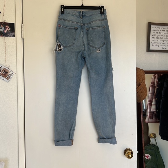 BDG 24W Mom High Rise Jeans - Picture 5 of 5